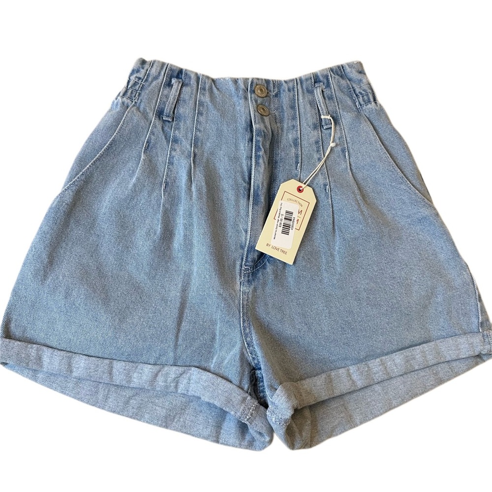 High waisted women’s shorts. Small. NWT